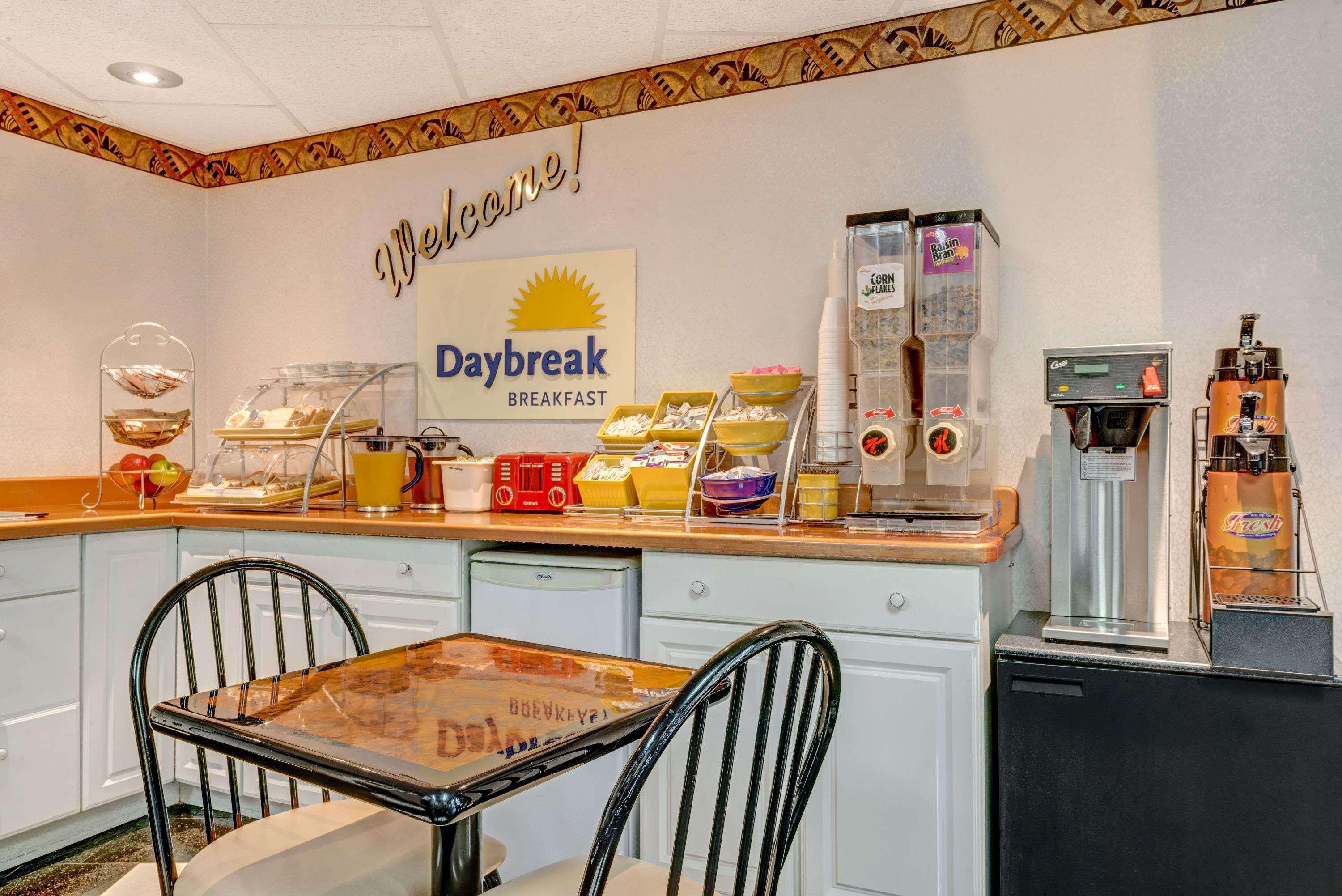 Days Inn By Wyndham Ridgefield Εξωτερικό φωτογραφία