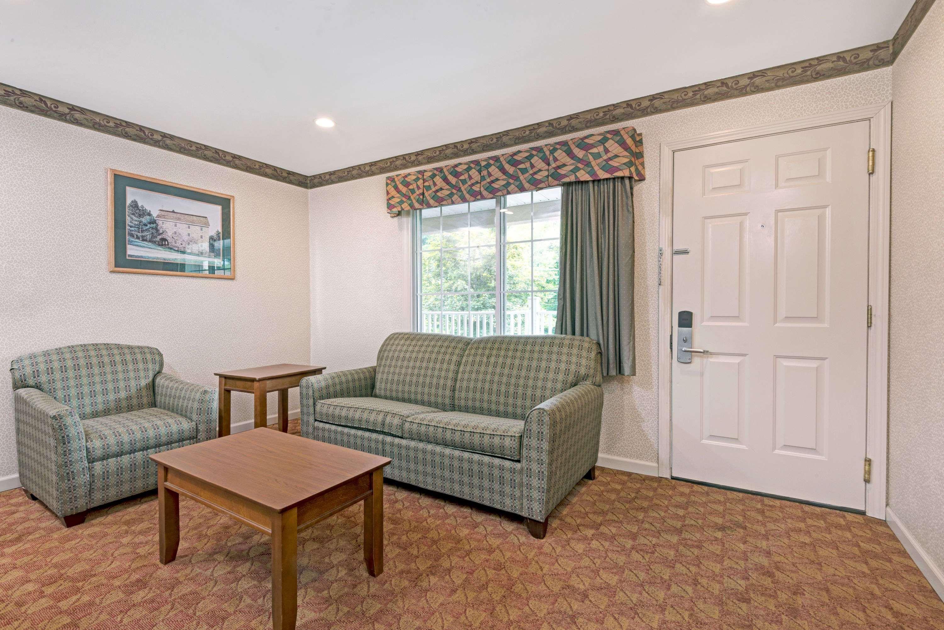 Days Inn By Wyndham Ridgefield Εξωτερικό φωτογραφία