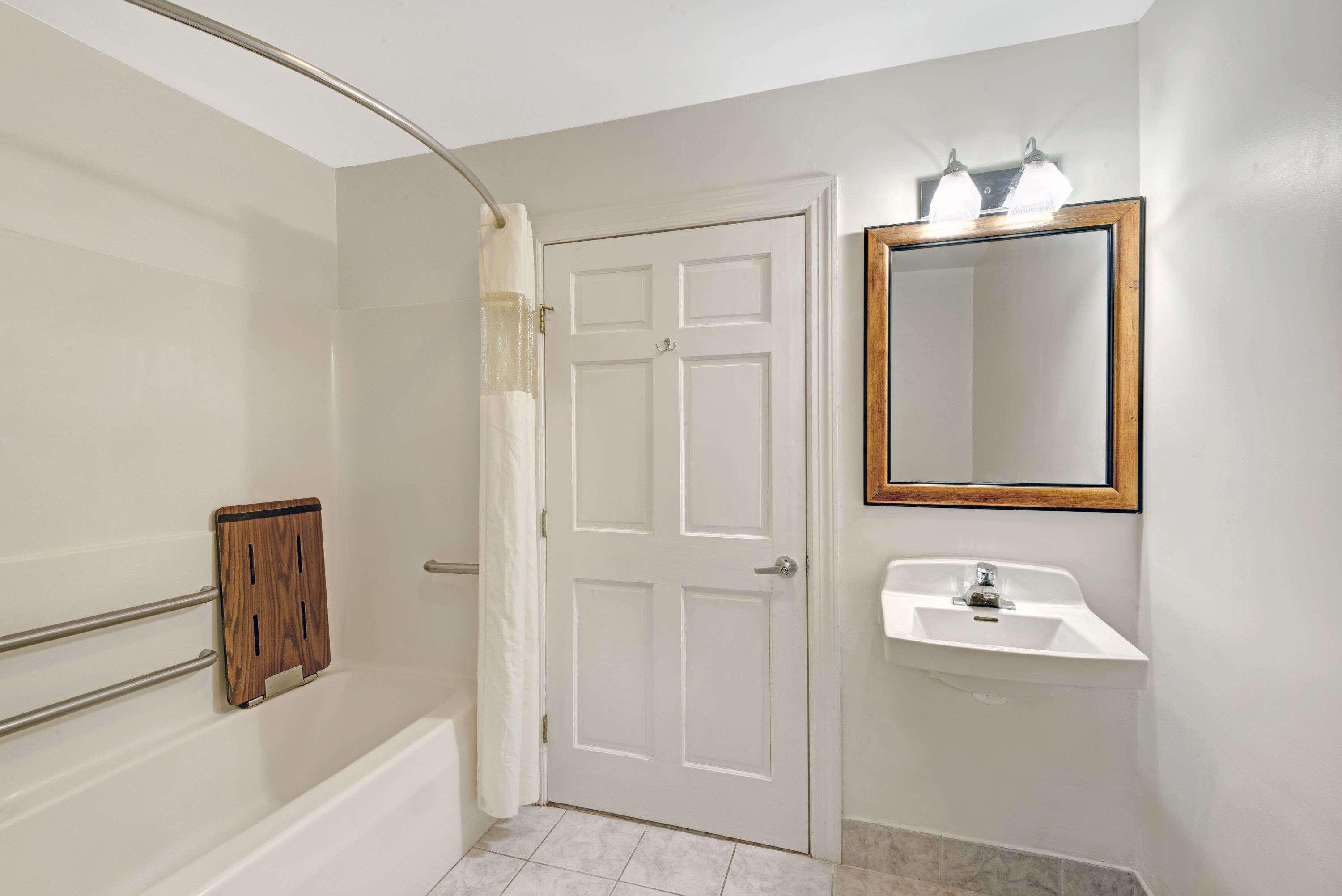 Days Inn By Wyndham Ridgefield Εξωτερικό φωτογραφία